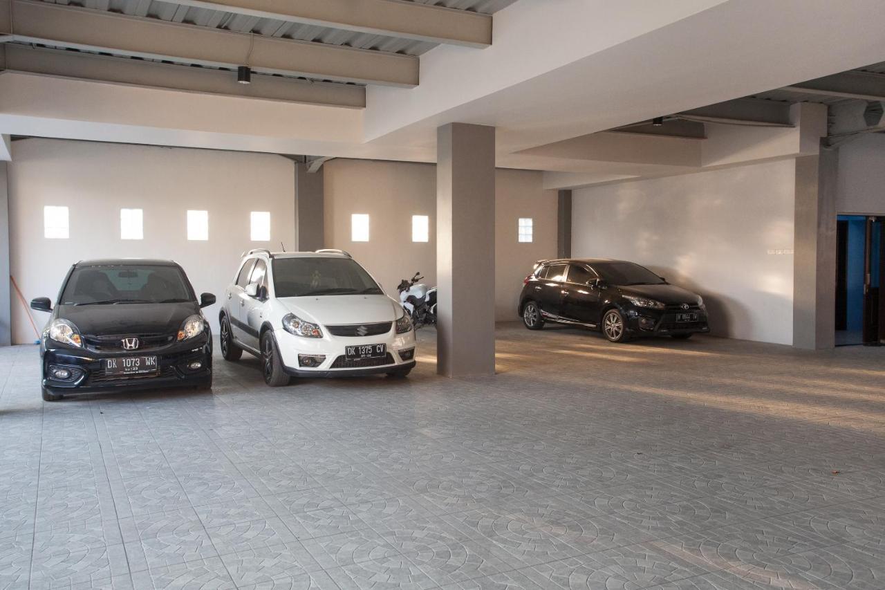 Reddoorz Near Universitas Wijaya Kusuma Сурабая Екстериор снимка