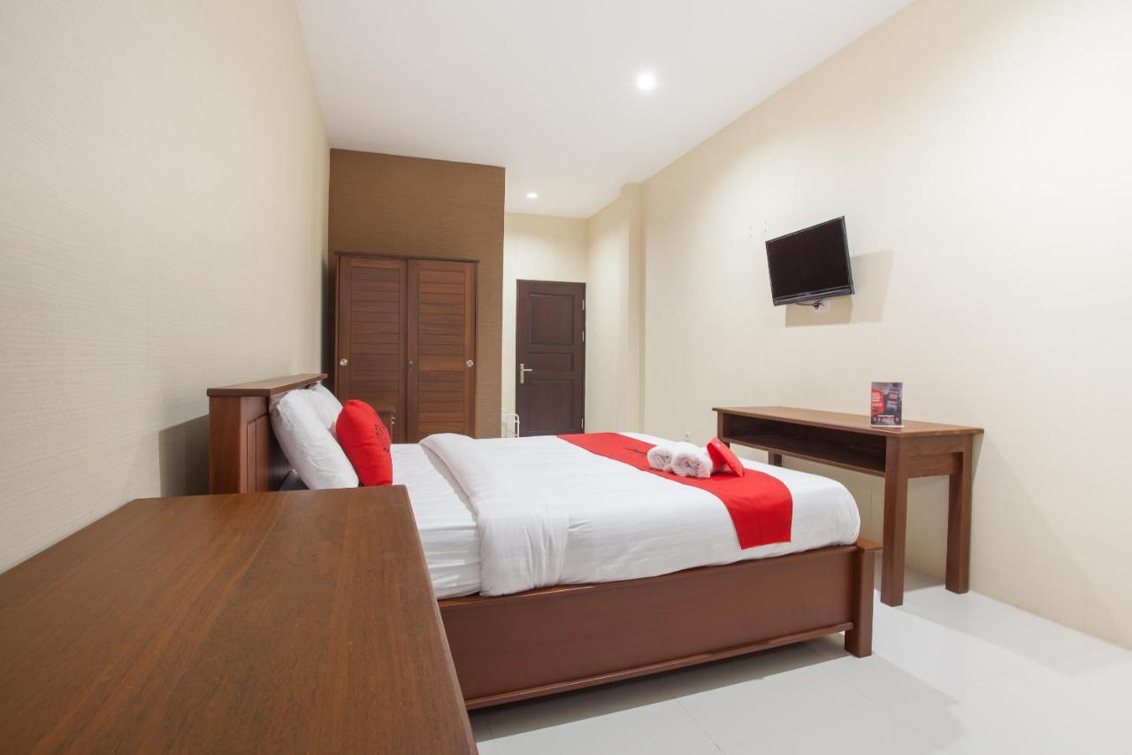 Reddoorz Near Universitas Wijaya Kusuma Сурабая Екстериор снимка