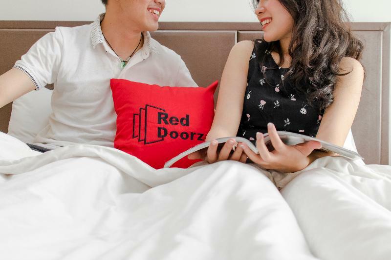 Reddoorz Near Universitas Wijaya Kusuma Сурабая Екстериор снимка